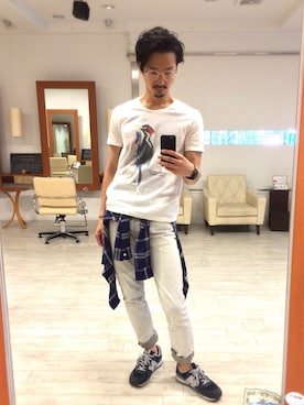 「DRIES VAN NOTEN（ドリスヴァンノッテン）のアイテム（デニムパンツ）」を使った、上原 良太さん（メンズ・175cm）の春コーディネート