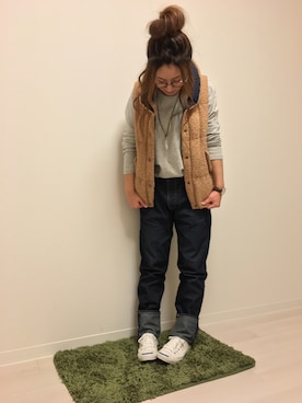 「アイテム（ダウンベスト、ブラウン系）」を使った、MEGYUさん（レディース・153cm）の秋コーディネート