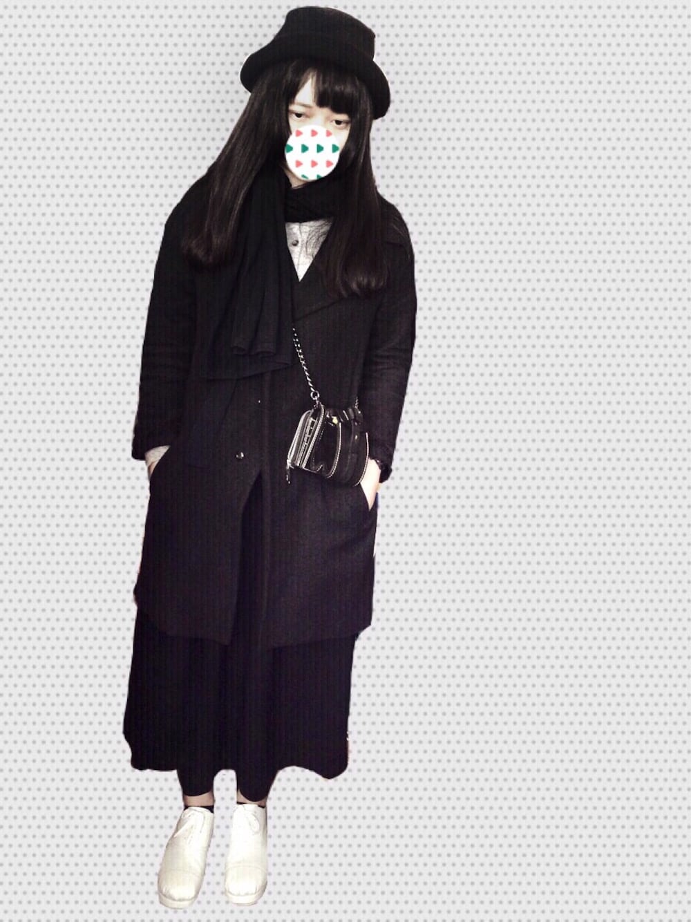 「Yohji Yamamotoのアイテム（その他アウター、ブラック系）」を使った、Aliceさん（レディース・170cm）の春コーディネートの1枚目の写真