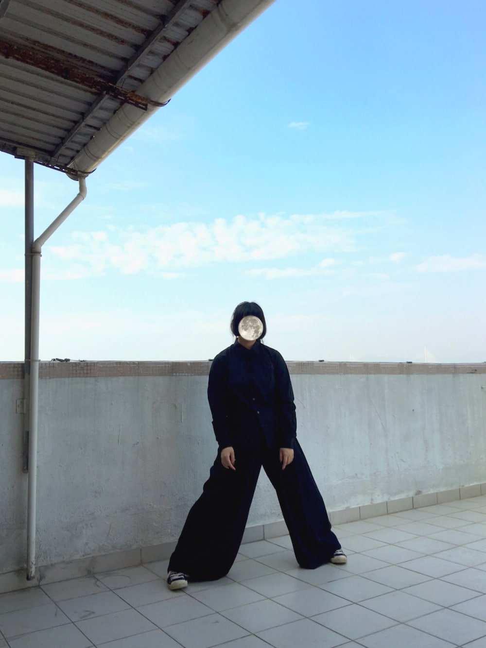 「BLACK COMME des GARCONSのアイテム（トップス、ブラック系）」を使った、Aliceさん（レディース・170cm）の秋コーディネートの1枚目の写真