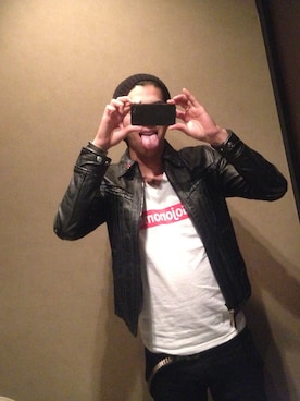 「AMBLEM EYESのアイテム（Tシャツ/カットソー、ホワイト系）」を使った、KATOH KOHTAさん（メンズ・180cm）の夏コーディネート