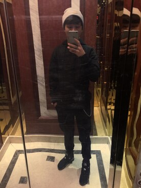 「PULL&BEAR（プルアンドベア）のアイテム（パーカー）」を使った、_肖峰_さん（メンズ・178cm）の冬コーディネート