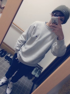 「kith」｜「アイテム（スウェット）」を使った、カジカジさん（メンズ・169cm）の冬コーディネート
