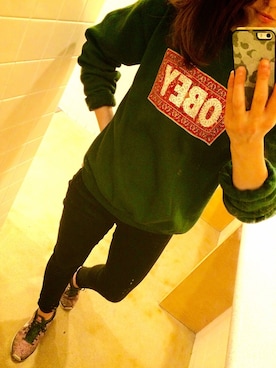 「OBEY」｜「アイテム（デニムパンツ）」を使った、KiMidoriさん（レディース・161cm）の秋コーディネート