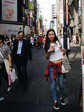 「travel」｜「アイテム（その他シューズ）」を使った、Kate Kongさん（レディース・168cm）の夏コーディネート