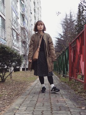 「khaki」｜「アイテム（ミリタリージャケット）」を使った、기믕지さん（レディース・163cm）の冬コーディネート