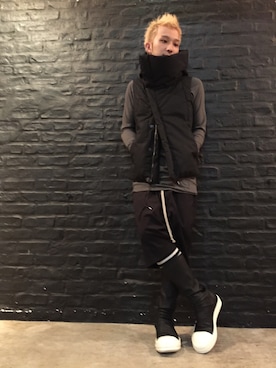 「RICK OWENS」｜「アイテム（ダウンベスト）」を使った、Takehiko Kurataさん（メンズ・168cm）の夏コーディネート