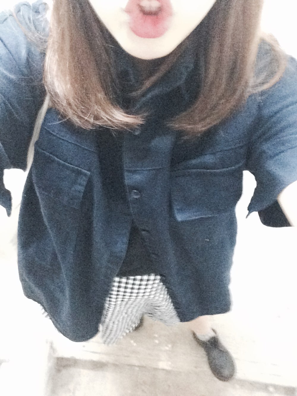 「Dr. Martensのアイテム（ブーツ、ブルー系）」を使った、Elmoさん（レディース・159cm）の秋コーディネートの1枚目の写真