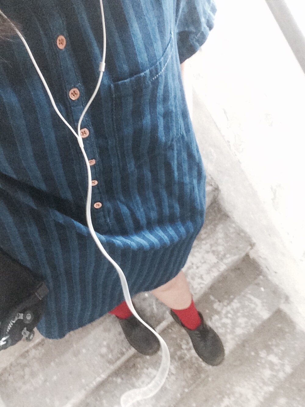 「vintage style、old school」｜「FOREVER 21のアイテム（シャツワンピース、ブルー系）」を使った、Elmoさん（レディース・159cm）の夏コーディネートの1枚目の写真