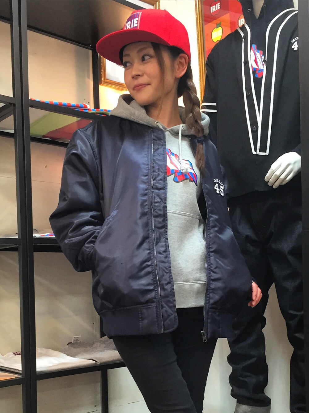 「Irie Life、IRIE by Irielife、BAYLINKSTORE、 yokohama、 RAGGACHINA」｜「IRIE LIFEのYOKOHAMA CITY MA-1（ミリタリージャケット、ブルー系）」を使った、ラガチャイナさん（レディース・150cm）の冬コーディネートの1枚目の写真