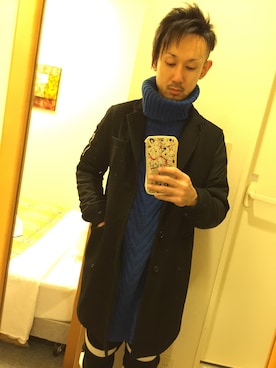 「blue」｜「アイテム（チェスターコート）」を使った、santaさん（メンズ・174cm）の冬コーディネート