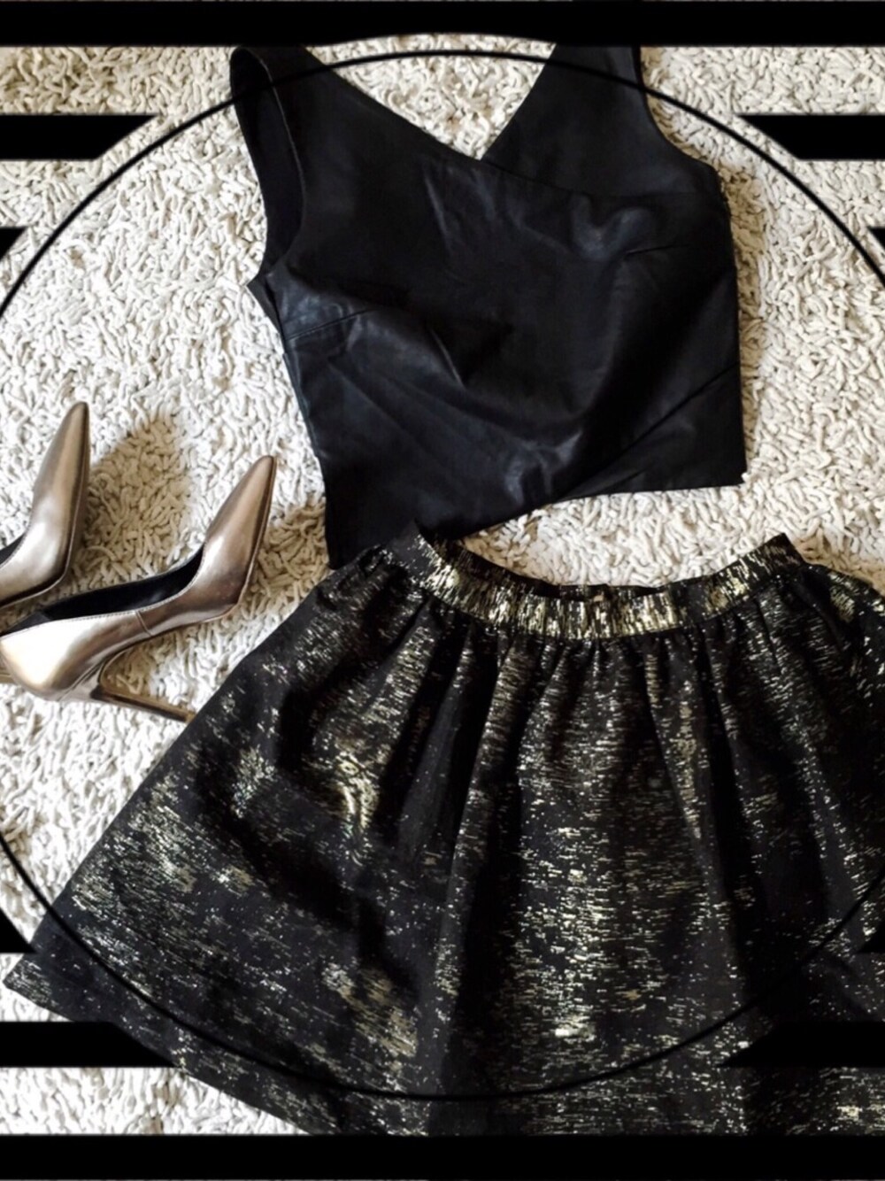 「PARTY、skirt、ootd、wearsg、WEARBOOKエントリー」｜「Lauren Jasmineのアイテム（スカート、その他）」を使った、ThreadsNotFoundさん（レディース・160cm）の冬コーディネートの1枚目の写真