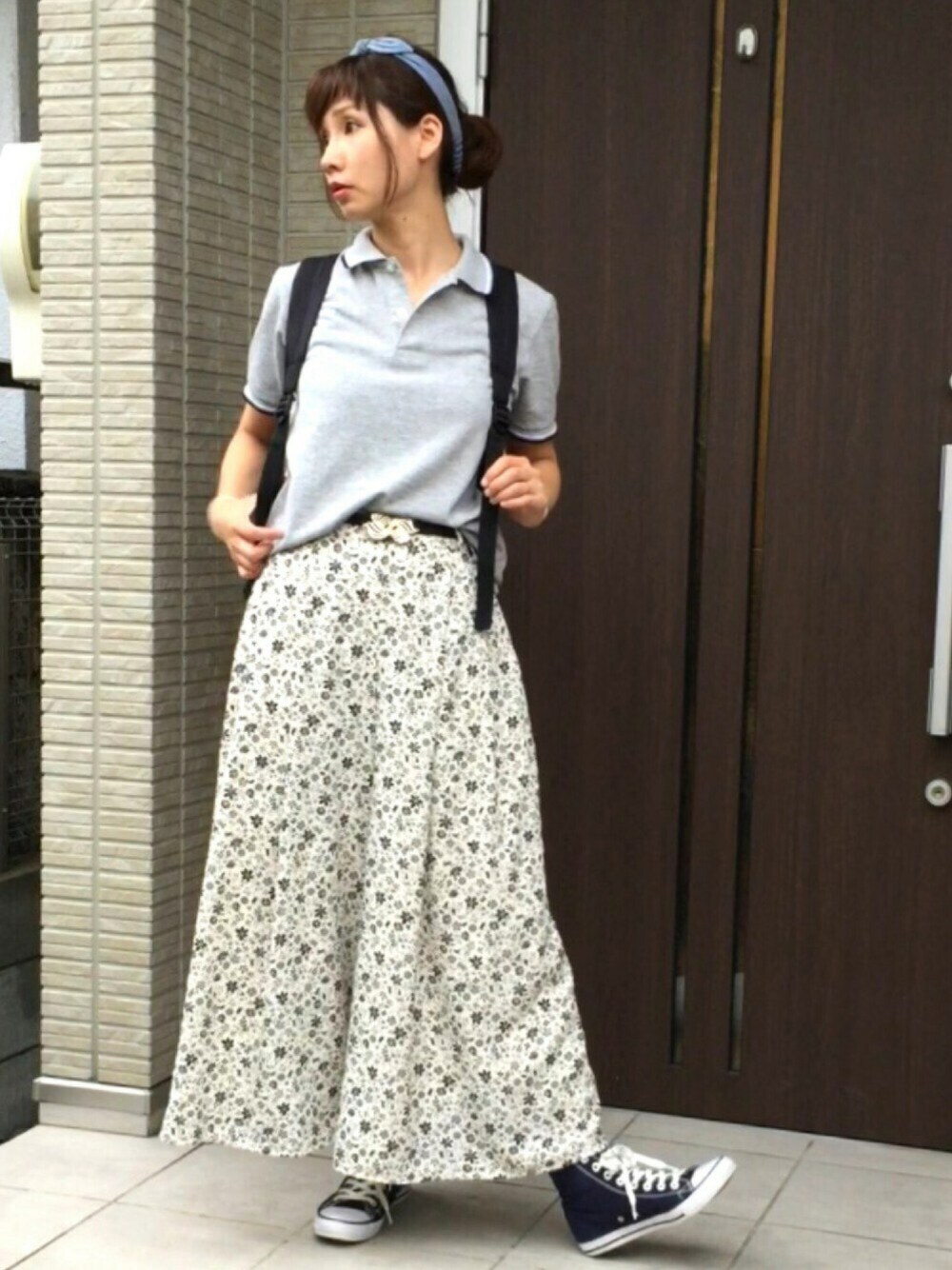「ママコーディネート、雨の日コーデ、GU、GUMANIA、スカンツ、ポロシャツ、ミカヅキモモコ、Dickies、ハイカット」｜「ミカヅキモモコのアイテム（ヘアバンド、ブルー系）」を使った、ともぞうでらっくすさん（レディース・167cm）の夏コーディネートの1枚目の写真