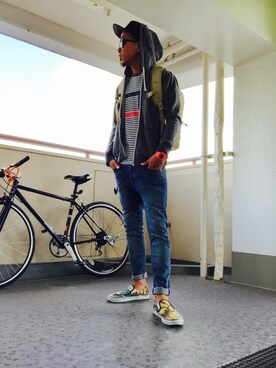 「H&M（エイチ・アンド・エム）のアイテム（デニムパンツ、ブルー系）」を使った、meguruさん（メンズ・177cm）の秋コーディネート