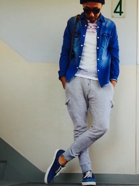 「Paul Smith JEANS（ポールスミスジーンズ）のアイテム（スニーカー、ブルー系）」を使った、meguruさん（メンズ・177cm）の秋コーディネート