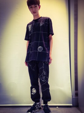 「VISIONAIRのアイテム（Tシャツ/カットソー、ブラック系）」を使った、上杉俊祐OCEANTOKYOさん（メンズ・175cm）の夏コーディネート