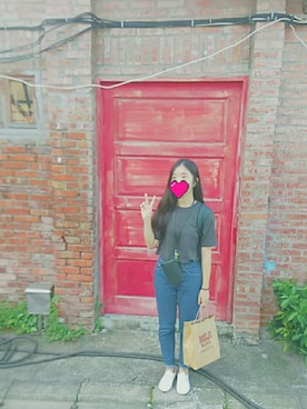 「UNIQLO（ユニクロ）のアイテム（Tシャツ/カットソー、グレー系）」を使った、cincinさん（レディース・160cm）の秋コーディネート