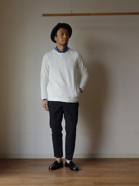 「MANUAL ALPHABET（マニュアル アルファベット）のアイテム（スラックス）」を使った、comoda上西猛夫さん（メンズ・168cm）の春コーディネート