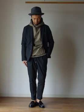 「MANUAL ALPHABET（マニュアル アルファベット）のアイテム（マウンテンパーカー）」を使った、comoda上西猛夫さん（メンズ・168cm）の秋コーディネート