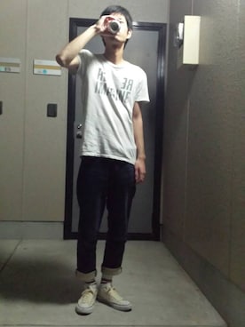 「Milok（ミロック）のアイテム（Tシャツ/カットソー、ホワイト系）」を使った、ジュニアさん（メンズ・177cm）の秋コーディネート