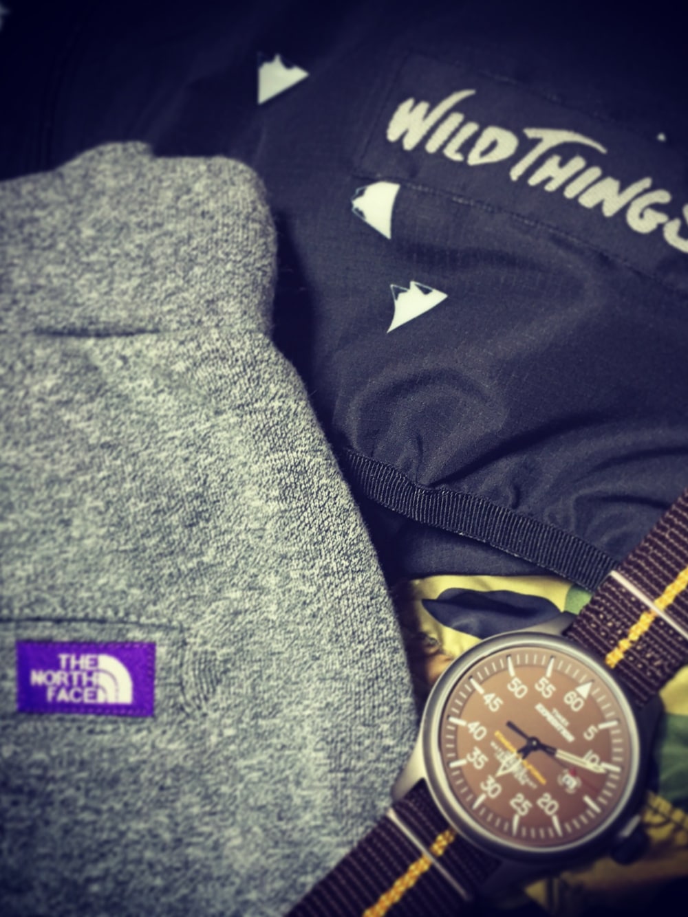 「SAYHELLO、WILDTHINGS、nanamica、Purple Label、STANDARD CALIFORNIA、TIMEX、instagram、THE NORTH FACE PURPLE LABEL」｜「SAYHELLOのアイテム（ナイロンジャケット、ブラック系）」を使った、#rawsneaker.さん（メンズ・160cm）の春コーディネートの1枚目の写真