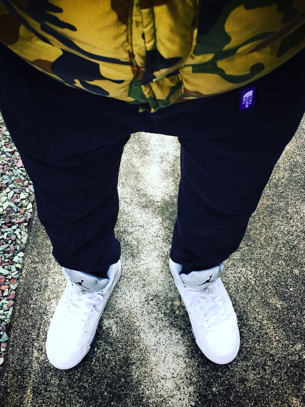 「sweatpants、スウェットパンツ、ネイビー、迷彩、エアジョーダン、AIR JORDAN、THE NORTH FACE PURPLE LABEL、instagram」｜「THE NORTH FACE PURPLE LABELのアイテム（その他パンツ、その他）」を使った、#rawsneaker.さん（メンズ・160cm）の冬コーディネートの1枚目の写真