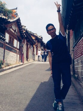 「H&M（エイチ・アンド・エム）のアイテム（Tシャツ/カットソー、ブラック系）」を使った、阿黄不是秋田犬さんの秋コーディネート