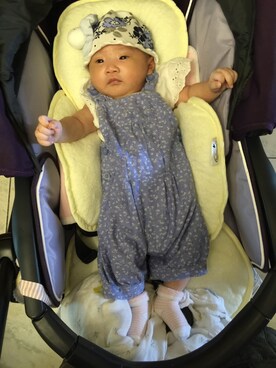 「Mothercareのアイテム（ロンパース、ブルー系）」を使った、Almaさん（キッズ・60cm）の秋コーディネート