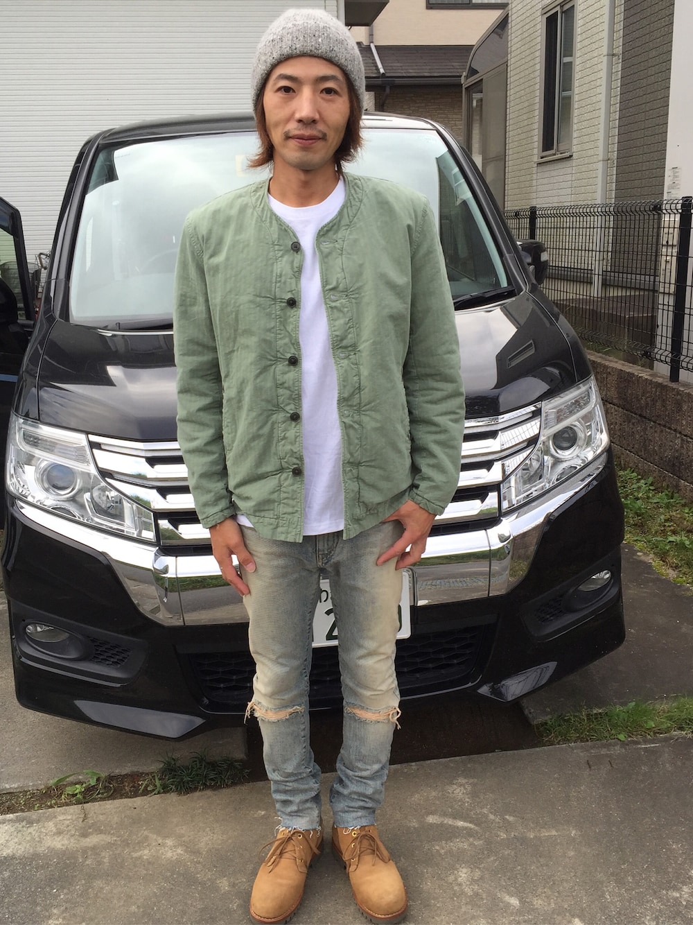 「秋コーデ、ミリタリー、大人カジュアル、ロンハーマン、サンローランパリ、visvim、RonHerman、Saint Laurent」｜「Ron Hermanのアイテム（ニットキャップ/ビーニー、ベージュ系）」を使った、ロンハーマンさん（メンズ・167cm）の秋コーディネートの1枚目の写真
