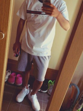 「TOMMY HILFIGER（トミーヒルフィガー）のJS TINO SS TEE（Tシャツ/カットソー、ホワイト系）」を使った、日耀さん（メンズ・170cm）の夏コーディネート