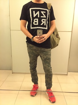 「NEWBALANCE」｜「アイテム（腕時計）」を使った、Johnnyye97さん（メンズ・178cm）の秋コーディネート