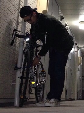 「US VANS（ユーエスヴァンズ）のVans Authentic Mickey（スニーカー、ホワイト系）」を使った、ノブさん（メンズ・173cm）の春コーディネート