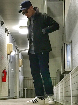 「adidas（アディダス）のオリジナルス スーパースター80s ビンテージデラックス [Superstar 80s Vintage Deluxe]（スニーカー、ホワイト系）」を使った、ノブさん（メンズ・173cm）の冬コーディネート