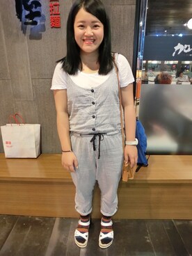 「アイテム（つなぎ/オールインワン、イエロー系）」を使った、蕭圓圓さん（レディース・161cm）の夏コーディネート