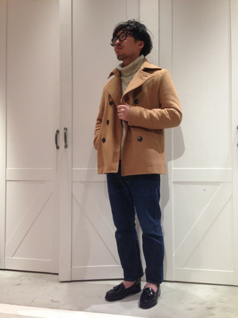 「Pコート」｜「MYSELF ABAHOUSEのｶﾙｾﾞﾒﾙﾄﾝﾋﾟｰｺｰﾄ（ピーコート、イエロー系）」を使った、戸村 泰輔さん（メンズ・172cm）の冬コーディネートの1枚目の写真