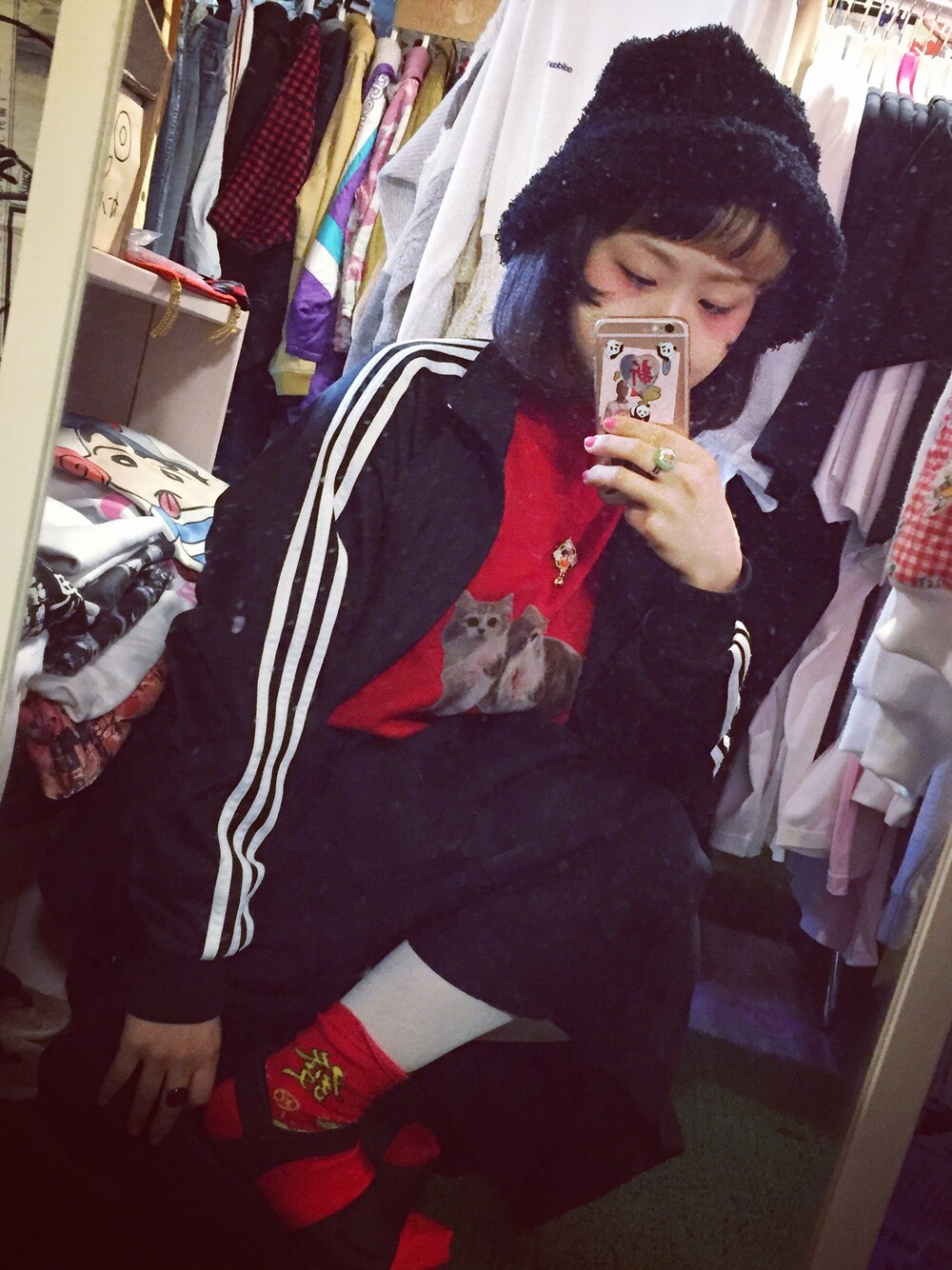 「🐱のアイテム（ニット/セーター、レッド系）」を使った、まいかさん（レディース・152cm）の春コーディネートの1枚目の写真
