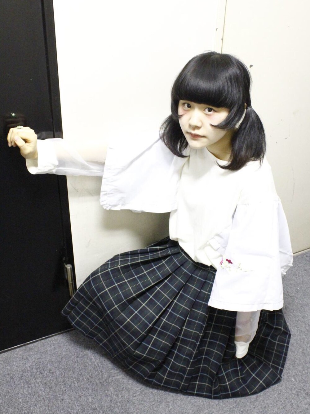 「ホンワカパッパ」｜「ホンワカパッパのアイテム（トップス、ホワイト系）」を使った、まいかさん（レディース・152cm）の春コーディネートの1枚目の写真