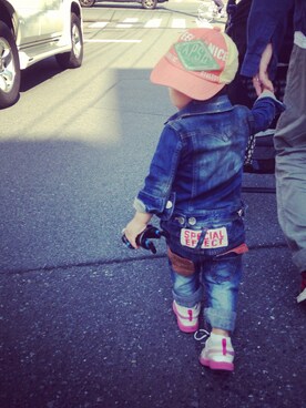 「アイテム（デニムパンツ、レッド系）」を使った、Pandamonさん（キッズ・90cm）の冬コーディネート