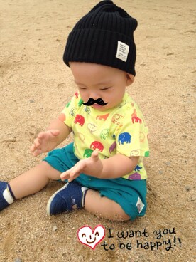 「petit main（プティマイン）のアイテム（Tシャツ/カットソー、イエロー系）」を使った、s.u.m.さん（キッズ）の夏コーディネート