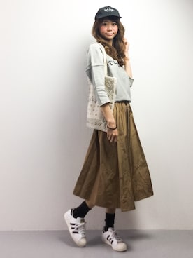 「AVAN LILY（アヴァンリリィ）のアイテム（スウェット）」を使った、yukahinaさん（レディース・166cm）の春コーディネート