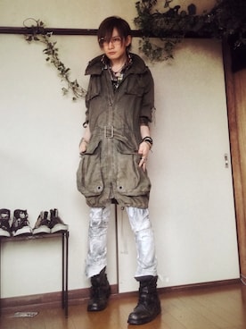 「カーキ×ホワイト」｜「アイテム（その他）」を使った、ユウキチさん（メンズ・172cm）の秋コーディネート