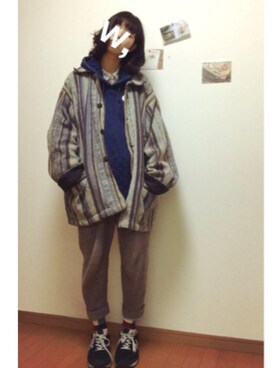 「B.L.U.E（ビーエルユーイー）のアイテム（パーカー）」を使った、W,さん（レディース・162cm）の冬コーディネート