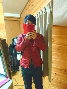 「アイテム（デニムパンツ、レッド系）」を使った、はたさん（メンズ・166cm）の冬コーディネート