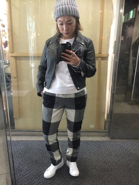 「リラックスパンツ」｜「アイテム（スウェット）」を使った、森田文菜さん（レディース・163cm）の冬コーディネート