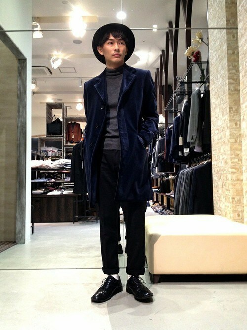 naoki kimura｜KATHARINE HAMNETT LONDON のチェスターコートを使った