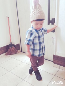 「H&M（エイチ・アンド・エム）のアイテム（シャツ/ブラウス、ブルー系）」を使った、はるぼーさん（キッズ・120cm）の秋コーディネート