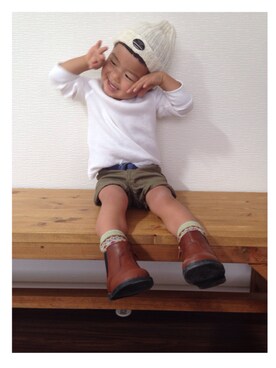 「H&M（エイチ・アンド・エム）のアイテム（ブーツ、ブラウン系）」を使った、はるぼーさん（キッズ・120cm）の秋コーディネート