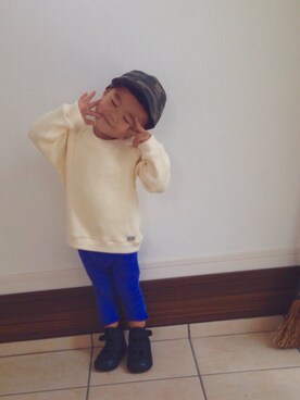 「ocean&groundのアイテム（ニット/セーター、ホワイト系）」を使った、はるぼーさん（キッズ・120cm）の秋コーディネート