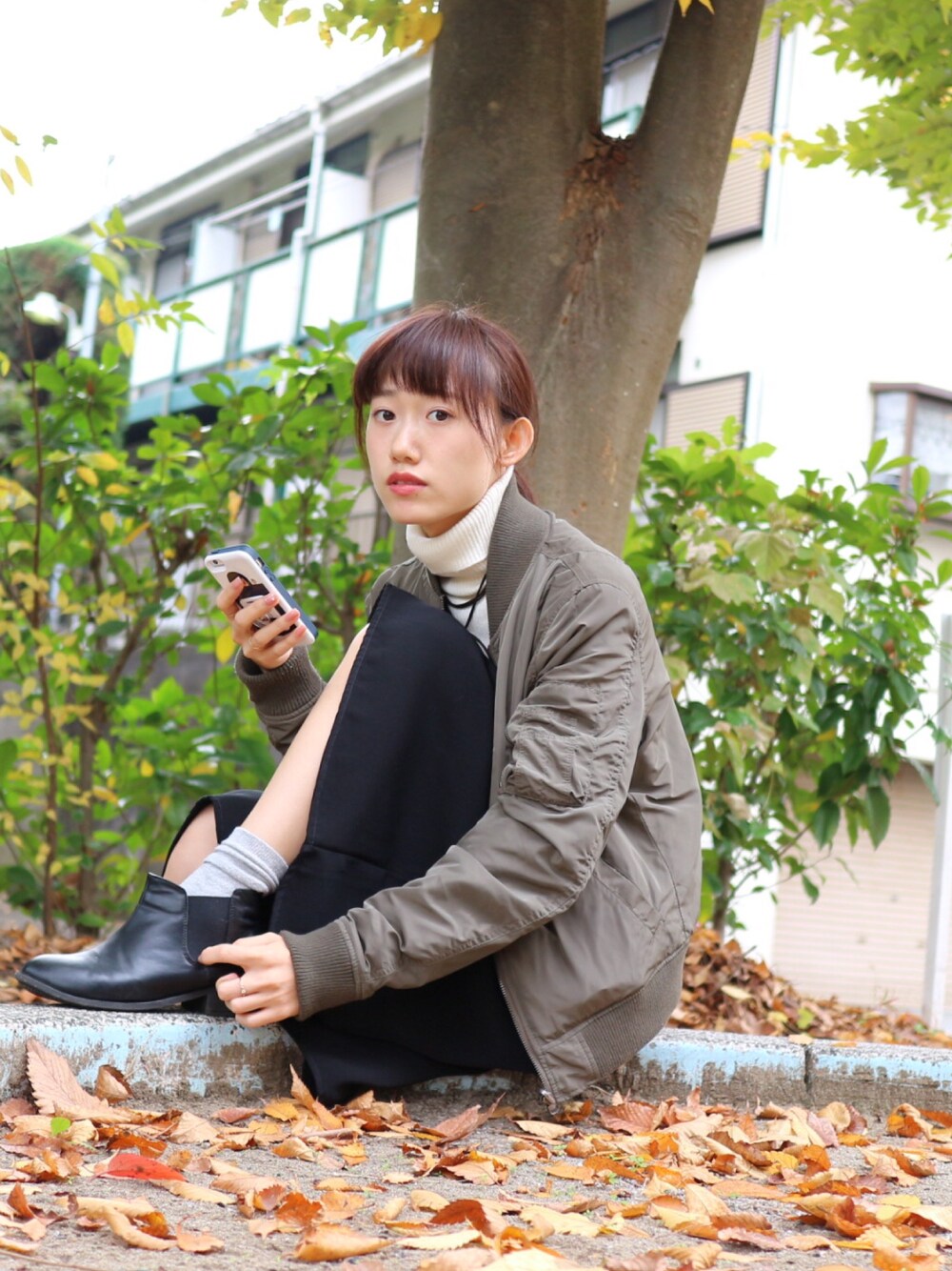 「MA-1、プチプラ、ガウチョパンツ、リボンチョーカー、サイドゴアブーツ、リブタートルネック」｜「WEGOのWEGO/リバーシブルMA-1（ミリタリージャケット、グリーン系）」を使った、MYBさん（レディース・160cm）の秋コーディネートの1枚目の写真