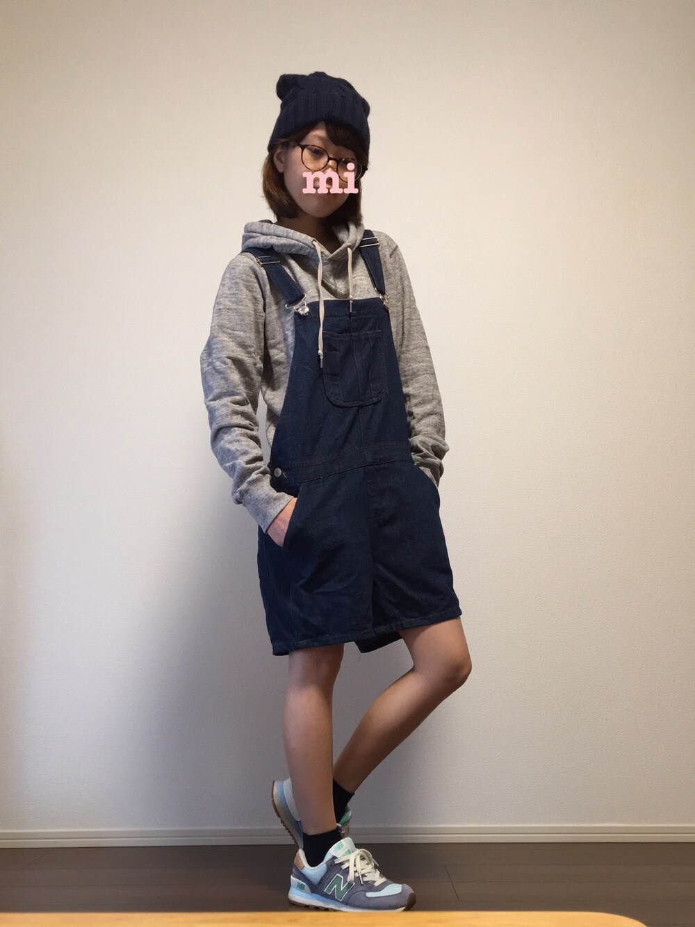 「WEGOのアイテム（サロペット/オーバーオール、ブルー系）」を使った、miさん（レディース・154cm）の秋コーディネートの1枚目の写真